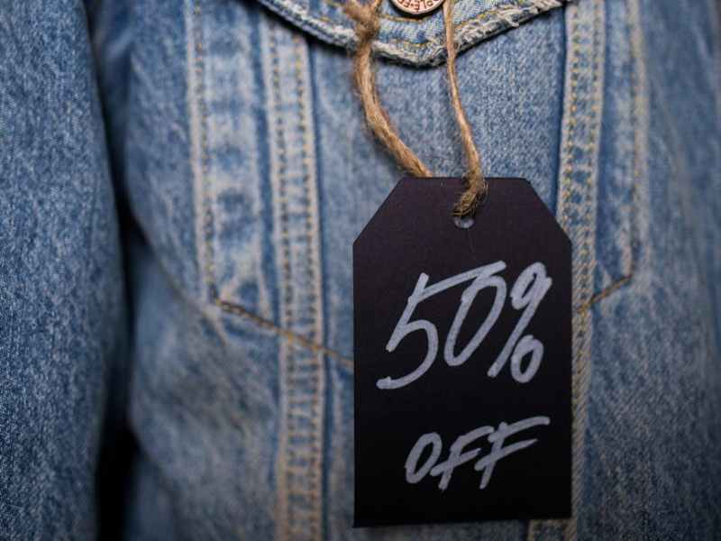 Woven vs. Satin Care Labels: Which Is Right for Your&nbsp;Garment?